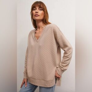 Z Supply Quilted V Neck Weekender Oversized Sweatshirt in‎ Almond Size Medium